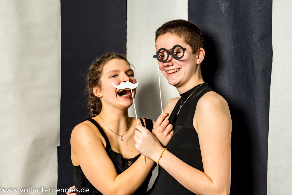 2020 02 01 Black & White Party 2330